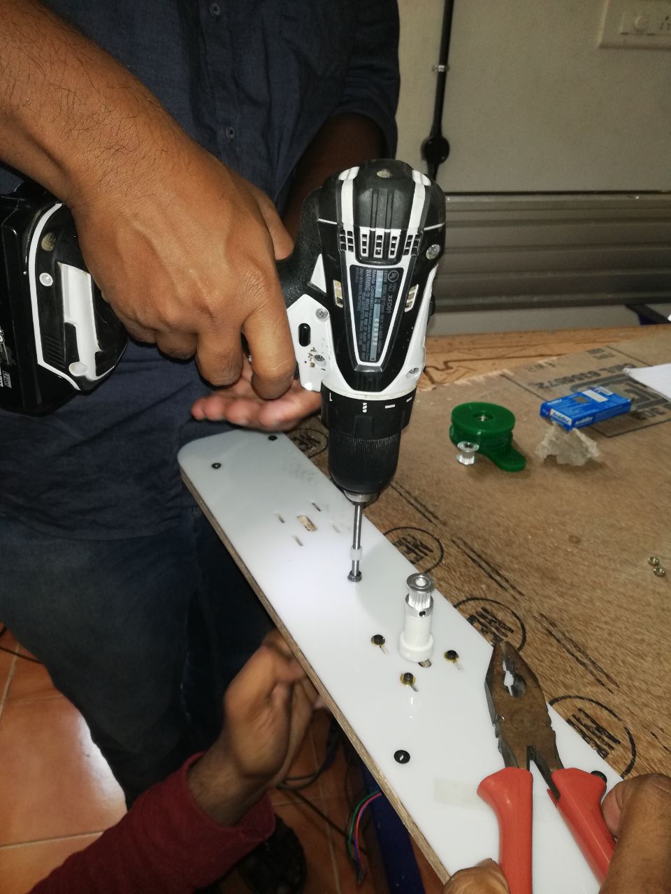 Fixing the acrylic board