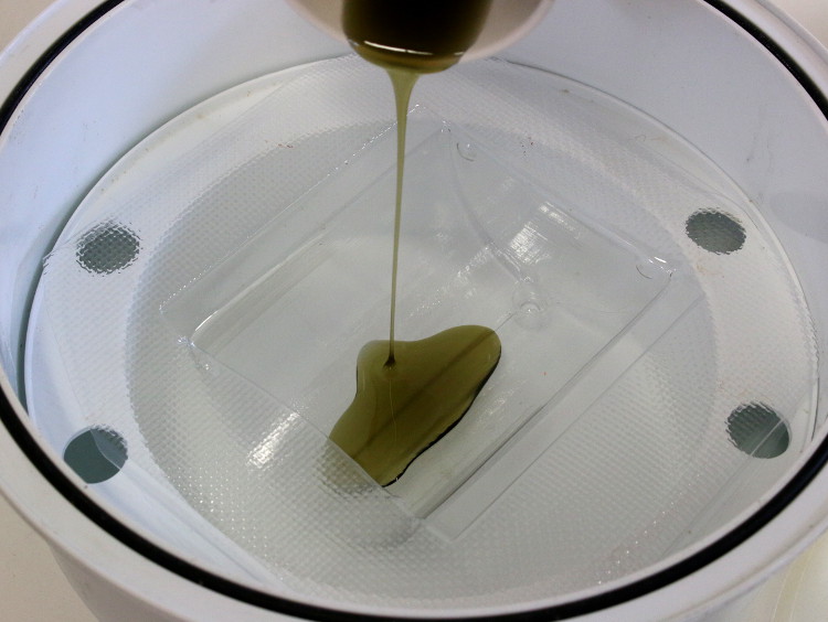 Pouring polymer Pouring polymer