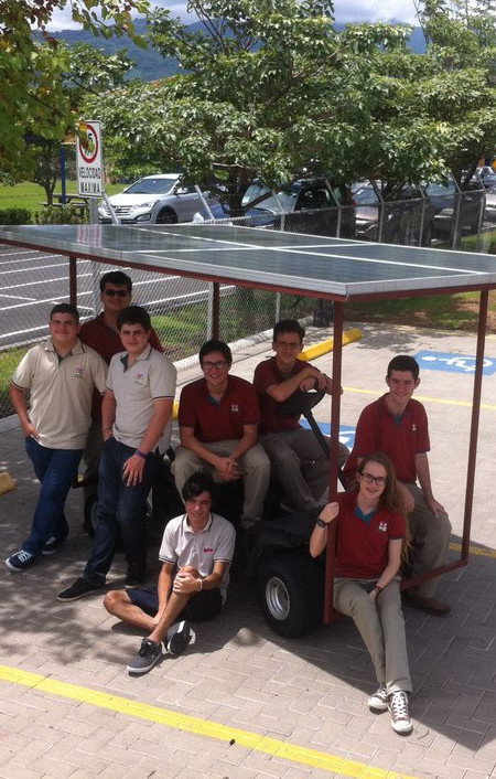 foto del equipo de carro solar