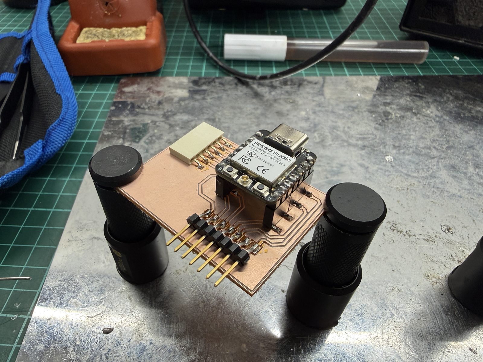Controller board and connected modules used for the DESKO prototype.