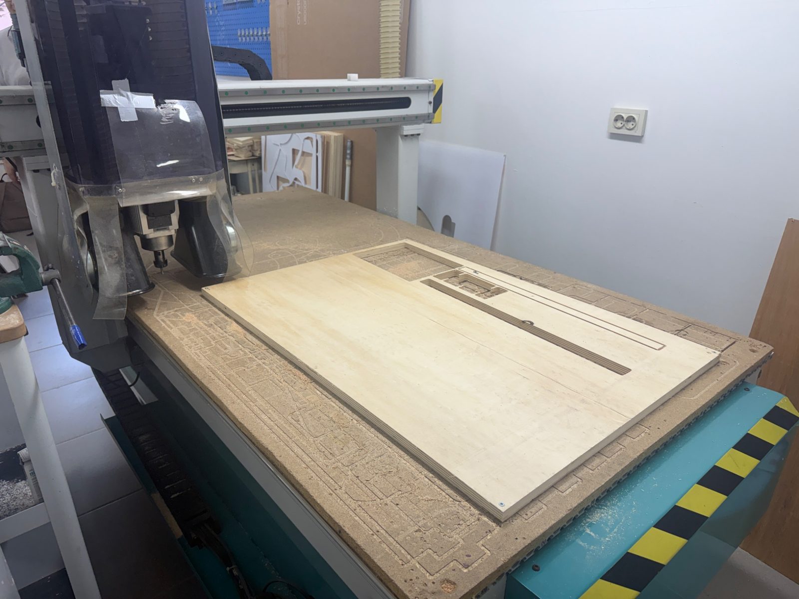 Material fixed to bed