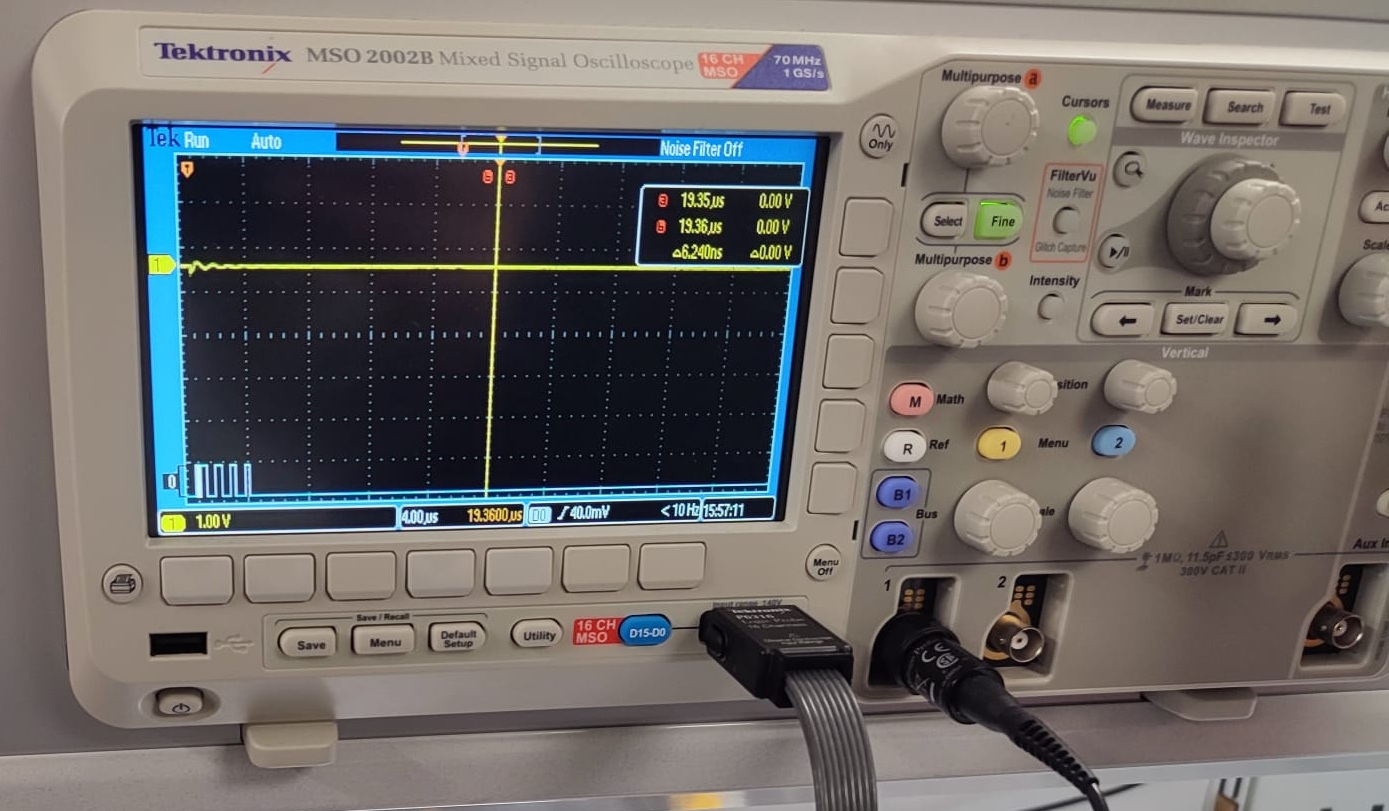 Mixed signal oscilloscope